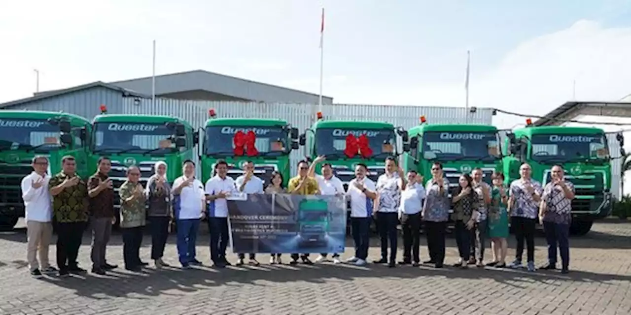 Tutup Tahun, UD Trucks Serahkan 32 Unit Quester Euro 5 | merdeka.com