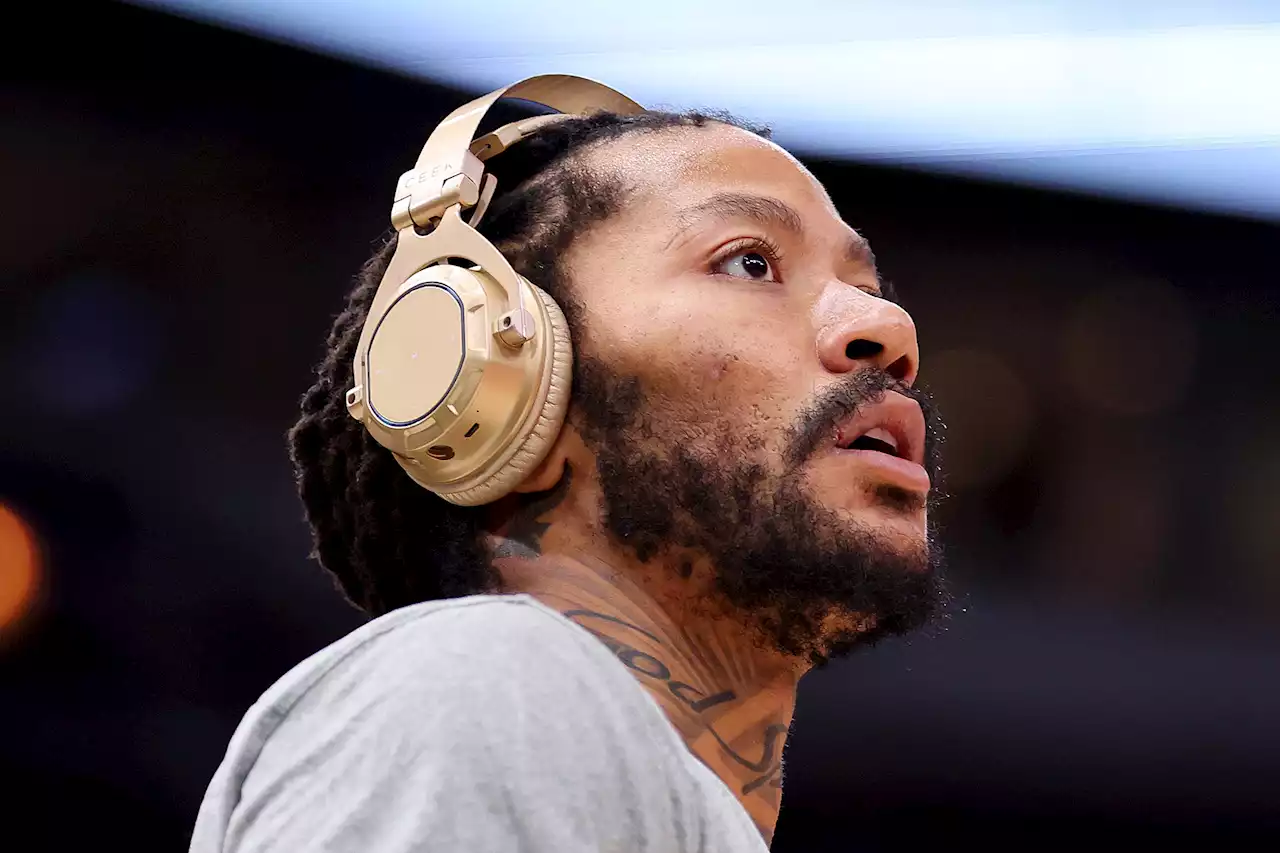 Benched Derrick Rose wants to stay and help Knicks: ‘I like winning’