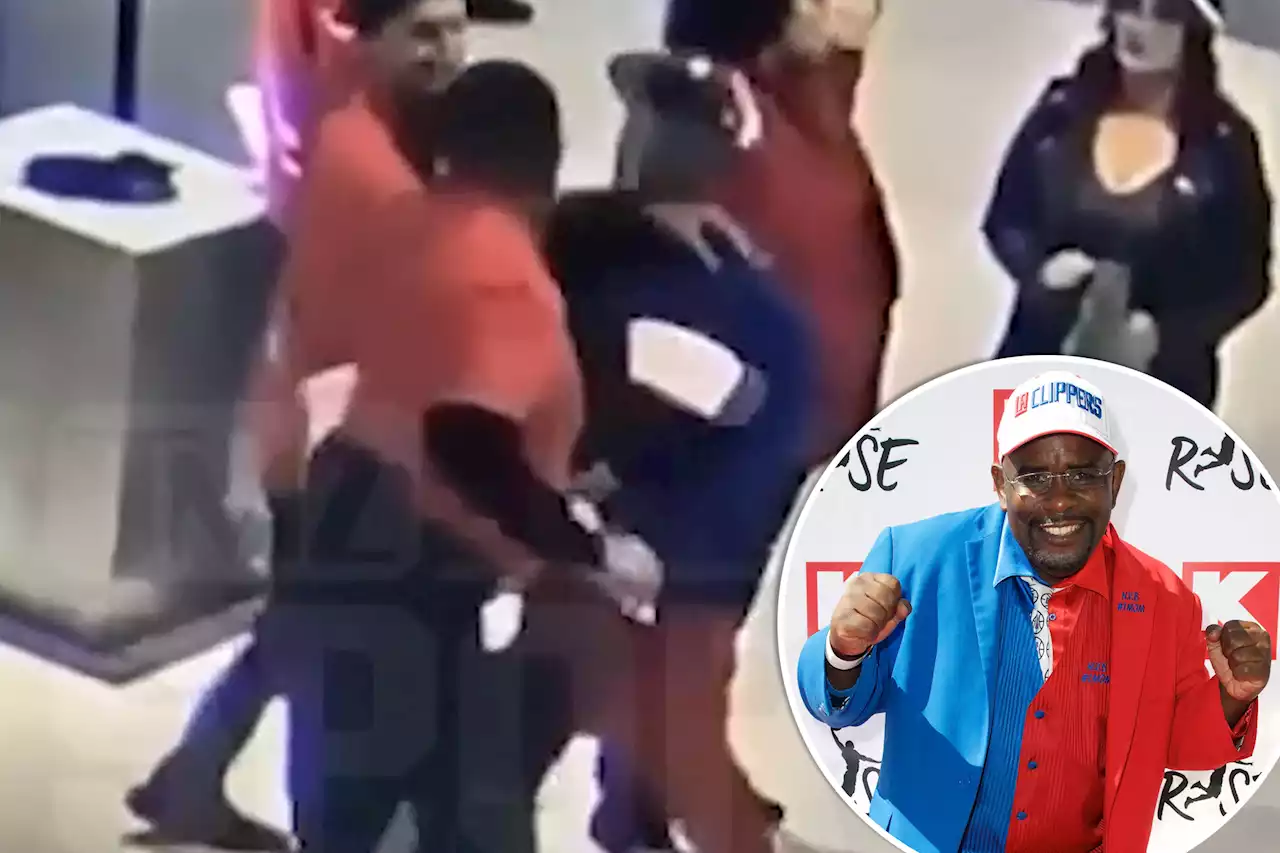 NBA superfan Clipper Darrell knocked out by arena security: video