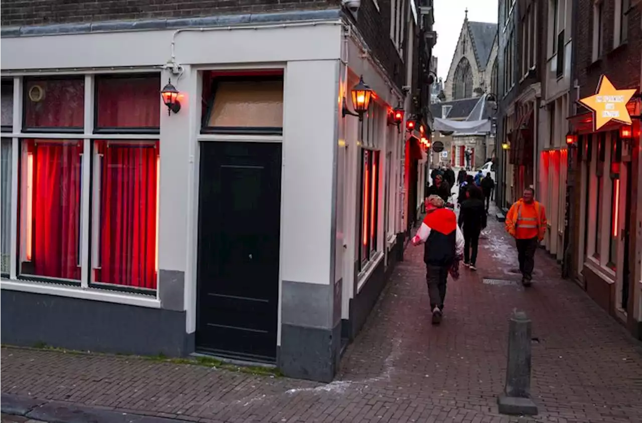 Groot deel gemeenteraad wil gordijnen op de Wallen sluiten tegen de drukte