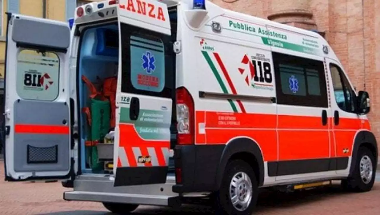 Dimesso dopo un incidente, corriere di 42 anni muore in casa: la procura di Ferrara apre un'inchiesta