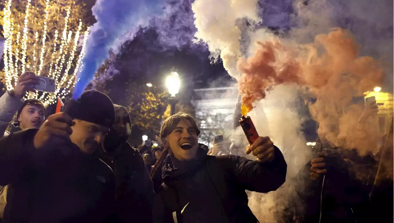 Francia-Marocco, la notte più lunga di Parigi diventa una festa