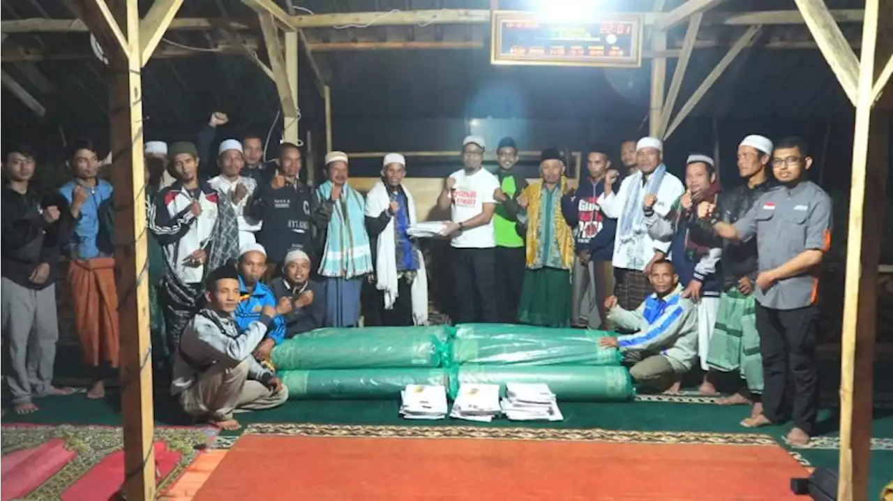 Laznas BMH Lengkapi Fasilitas Masjid Darurat Cianjur dengan Sajadah |Republika Online