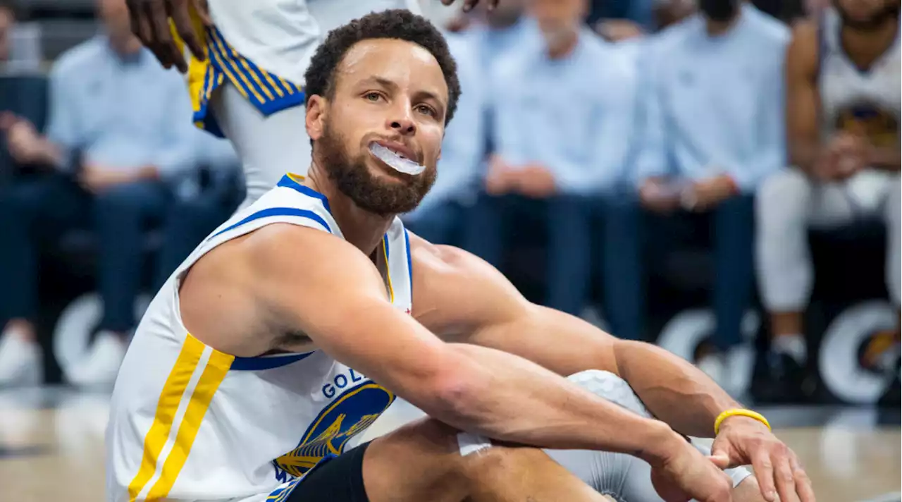 Warriors’ Stephen Curry Suffers Shoulder Injury vs. Pacers