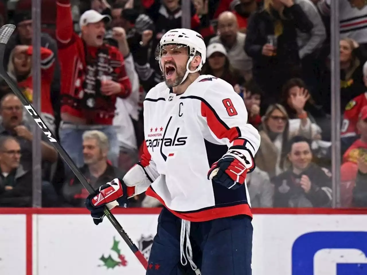 Alex Ovechkin reaches 800 career goals with hat trick