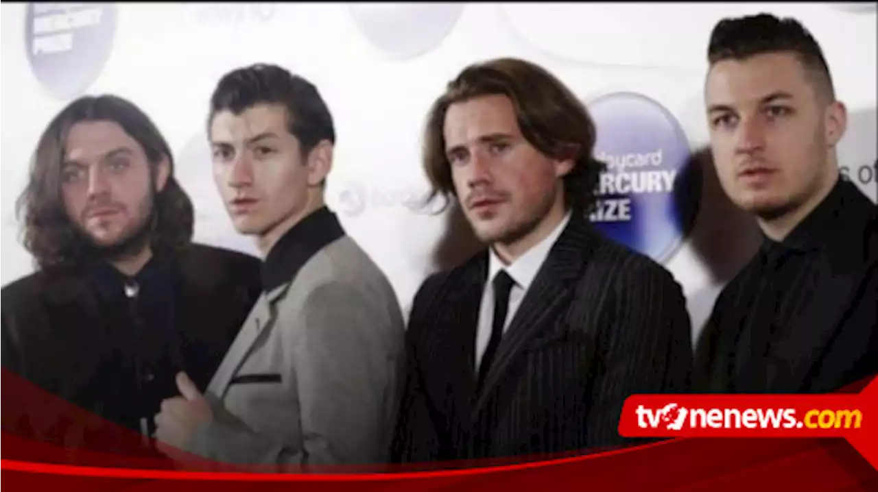 Lirik Lagu Arctic Monkeys - Why'd You Only Call Me When You're High