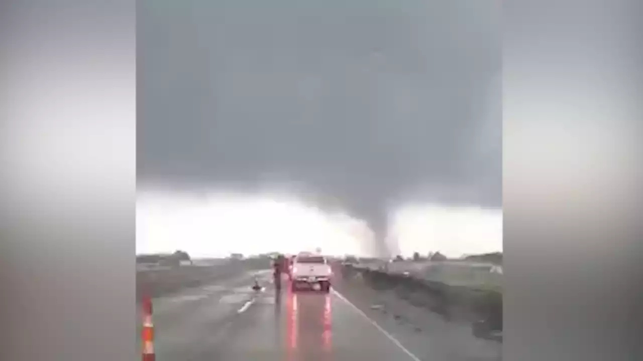 ‘Nowhere To Go’: Helplessly Watching New Iberia Tornado Cross The Road - Videos from The Weather Channel