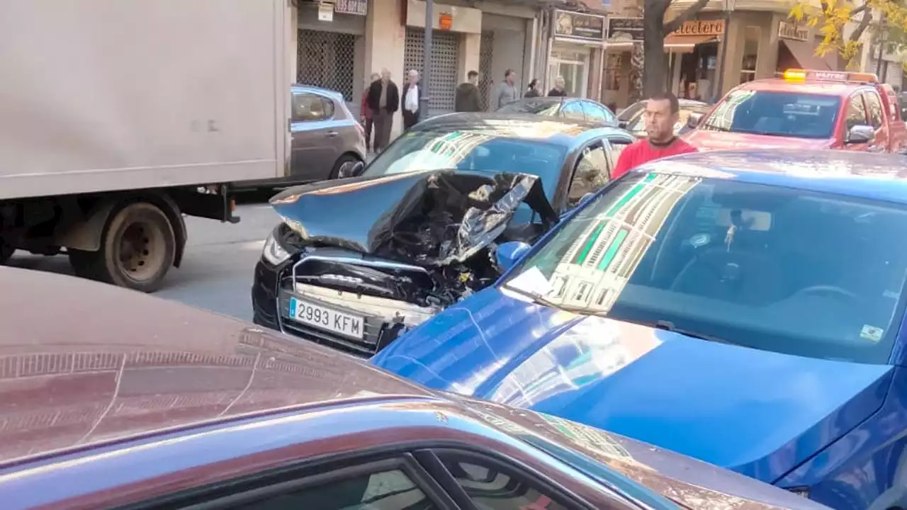 El cura ebrio que empotró su coche en Valencia conducía además a una velocidad excesiva y hablando por el móvil