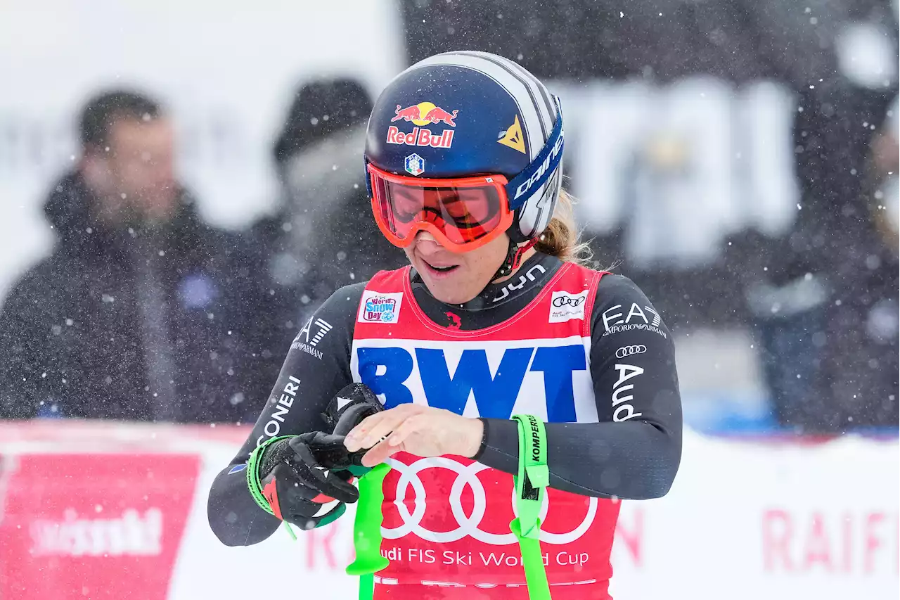 Sofia Goggia seconda a St. Moritz ma si rompe mano