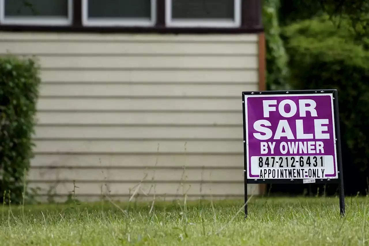 Average long-term US mortgage rates inch down this week