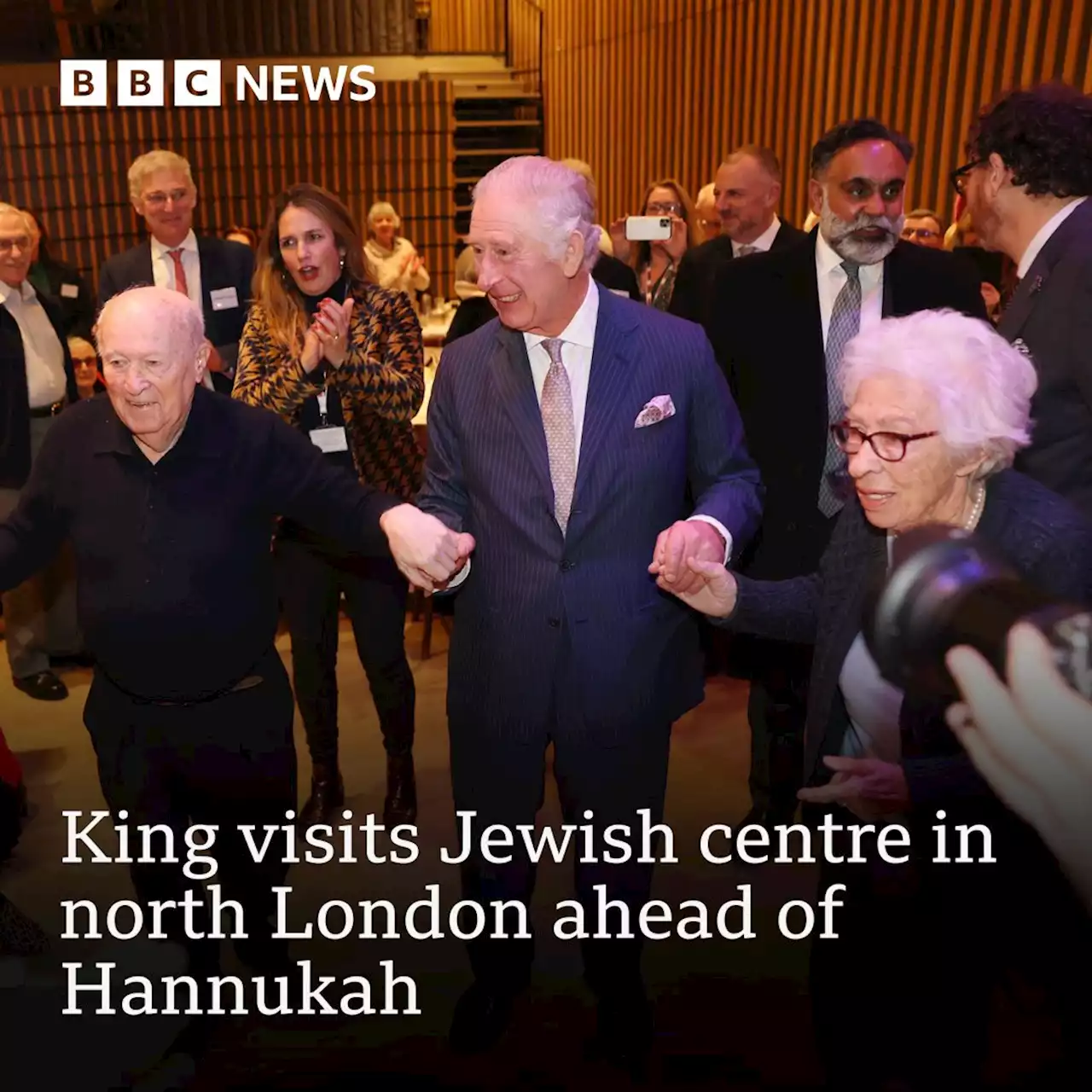 King visits Jewish centre in north London ahead of Hannukah