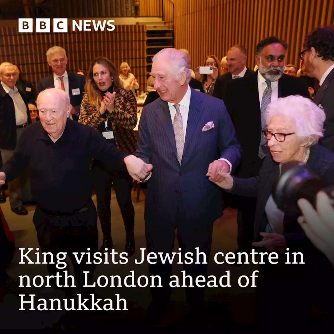 King visits Jewish centre in north London ahead of Hanukkah