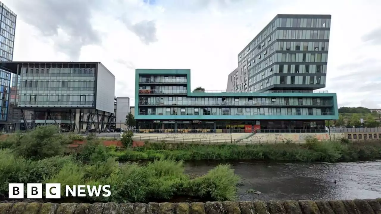 Sheffield: Wicker Riverside flats still unsafe, says fire chief