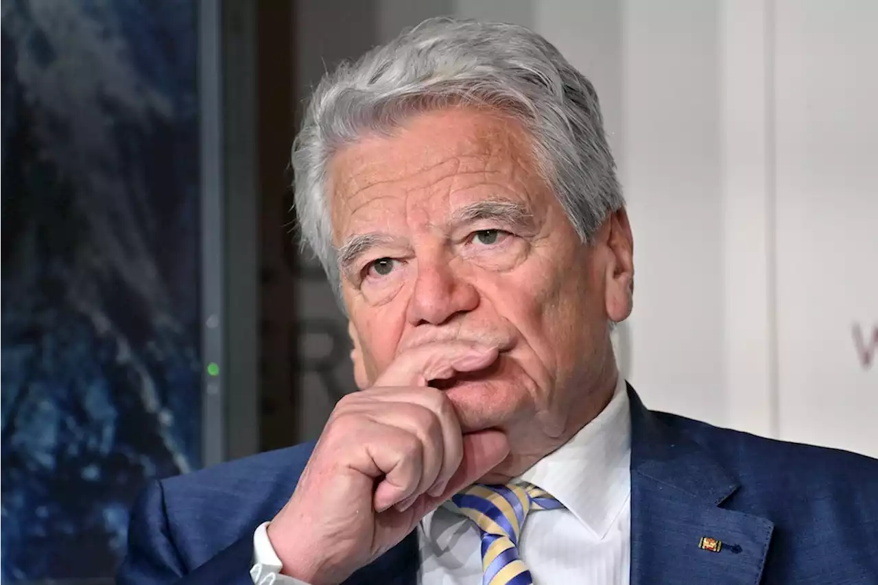 Joachim Gauck bei Maybrit Illner: Kleben sich bald frustrierte Fußballfans an den Stadiontoren an?