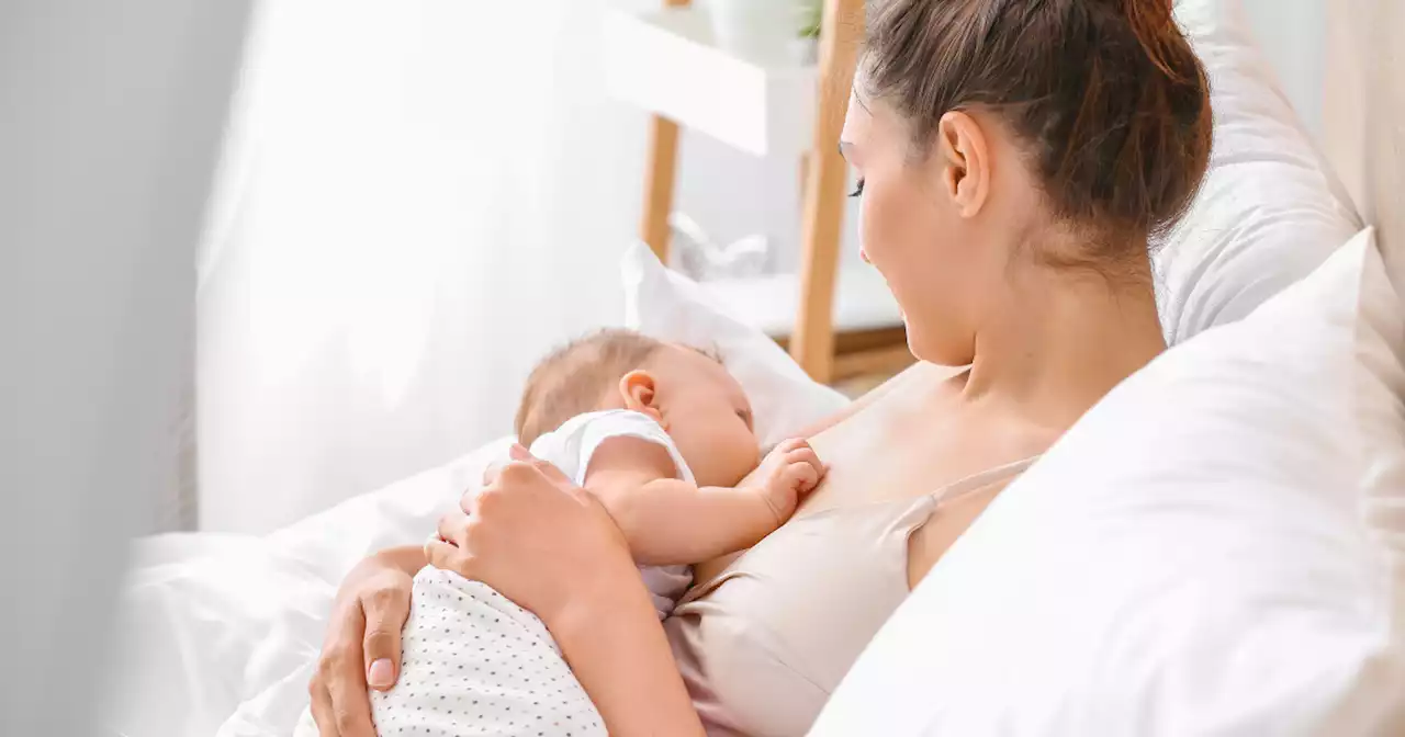 TÉMOIGNAGE : Je n'ai jamais été enceinte, mais j'ai quand même réussi à allaiter mon bébé