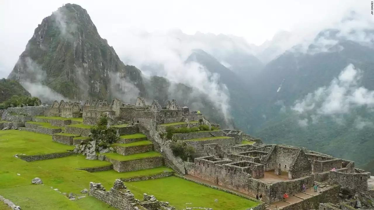 Unos 300 turistas están varados en Machu Picchu por las protestas en medio de la crisis de Perú