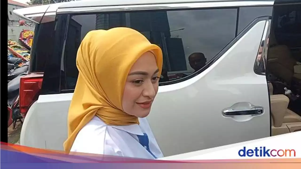 Nathalie Holscher Dilamar Pacar Baru?