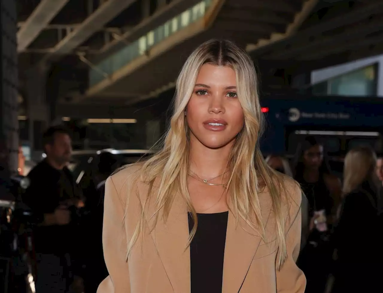 Sofia Richie Just Revealed Her Go-To Eyeshadow For An Easy Festive Look