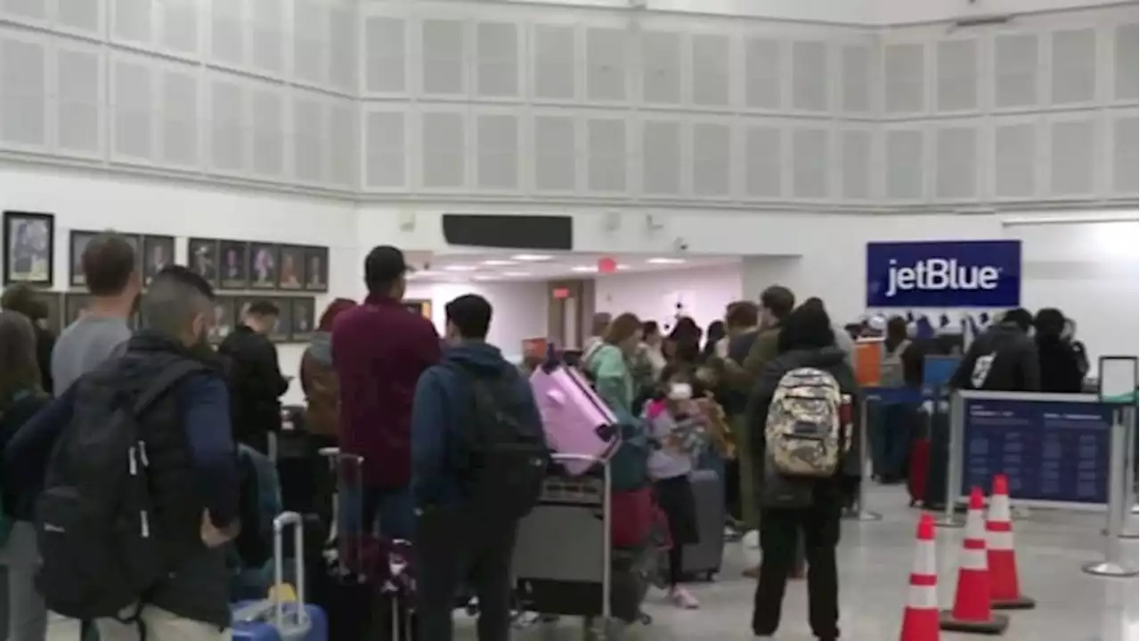 ARRIVE EARLY: Holiday Travel rush reminiscent of pre-pandemic times