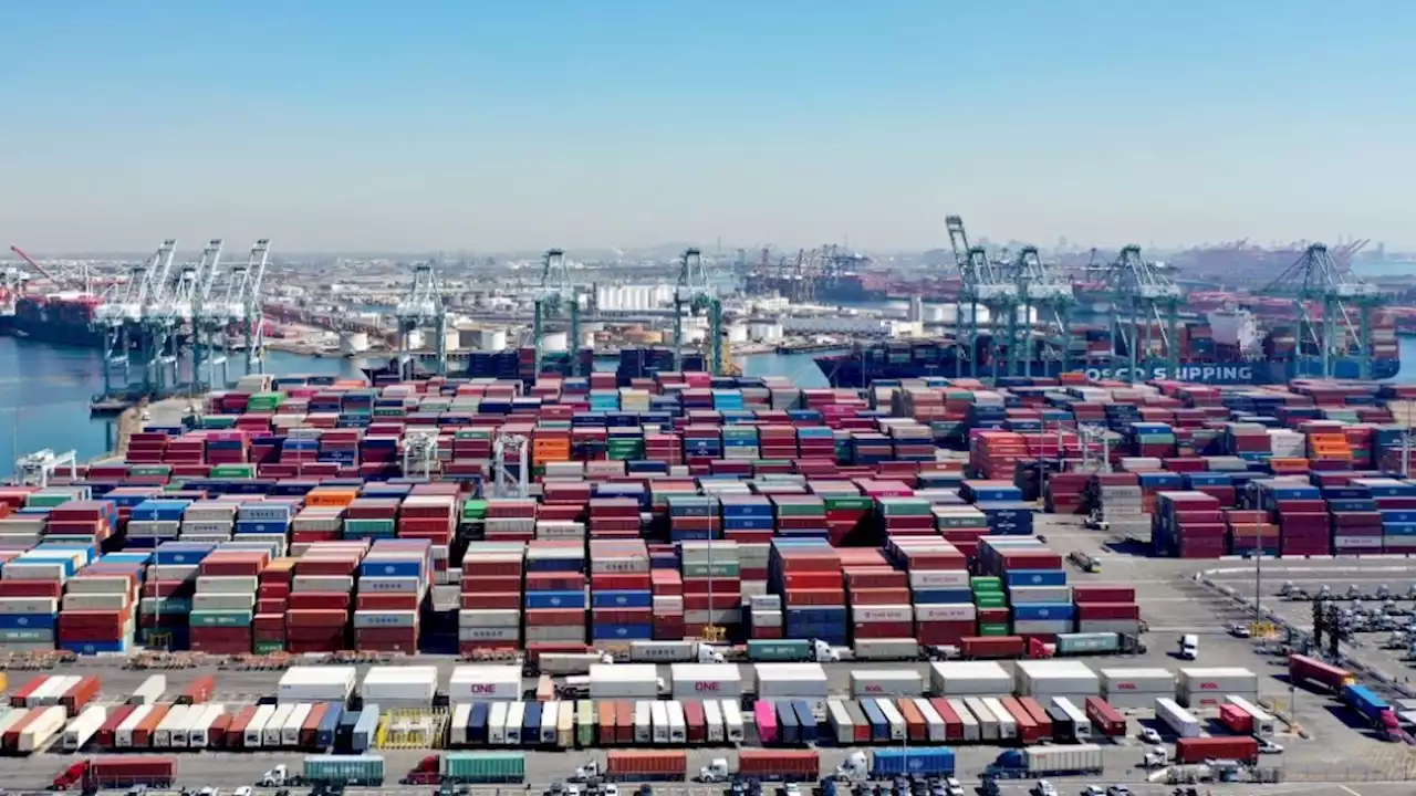 Ports of LA, Long Beach to end fee for aging cargo containers