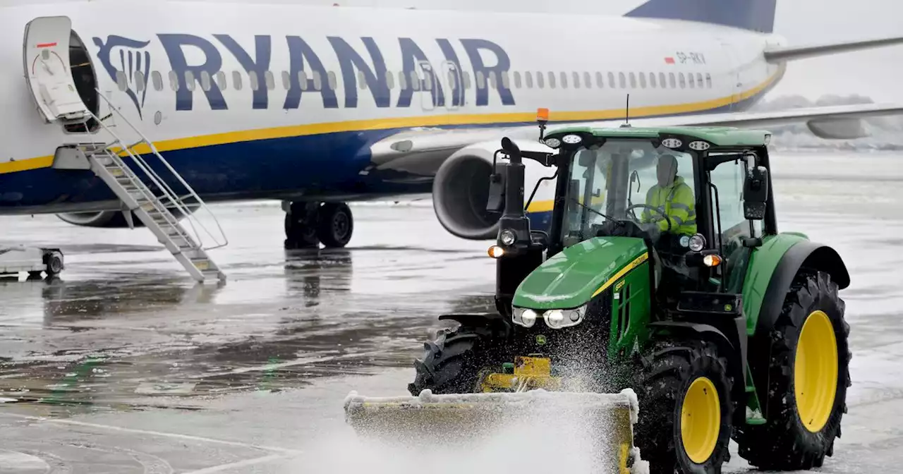 Manchester Airport issues warning ahead of another weekend in the cold snap