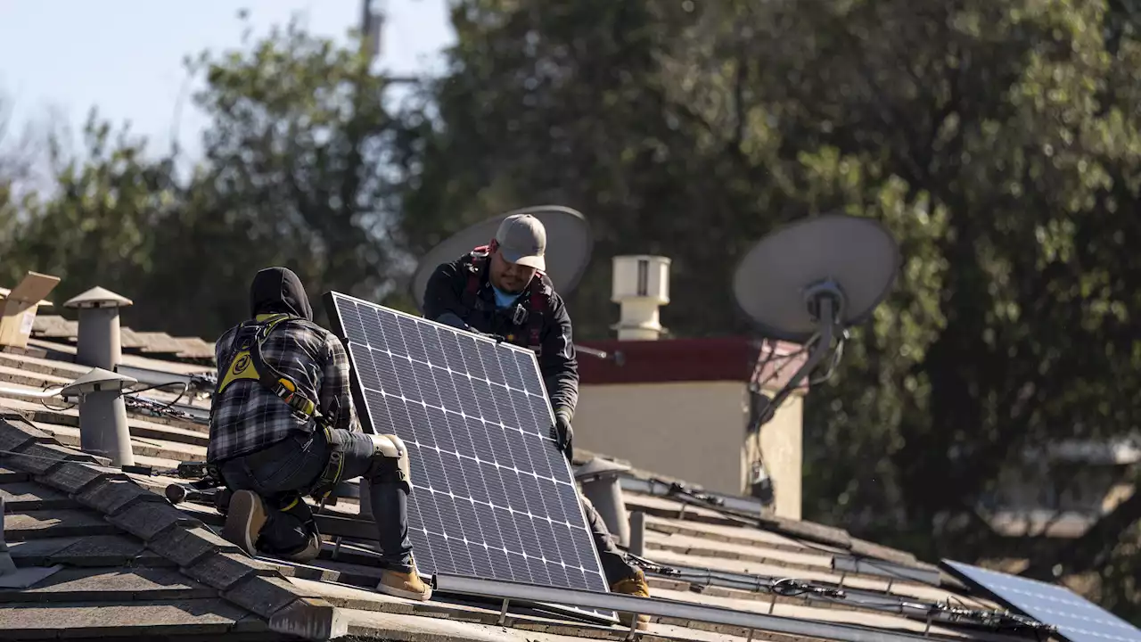 California Lowers Incentives for Rooftop Solar Panels