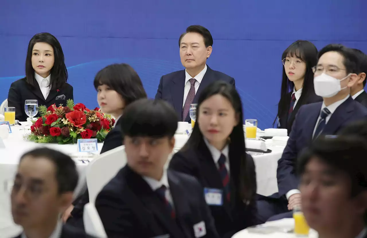 윤 대통령 '숙련기술인 존경받는 사회 만들겠다'