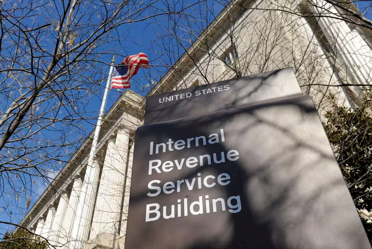 ‘Early filers’ should wait until later in the 2023 tax season to file returns: Here’s why