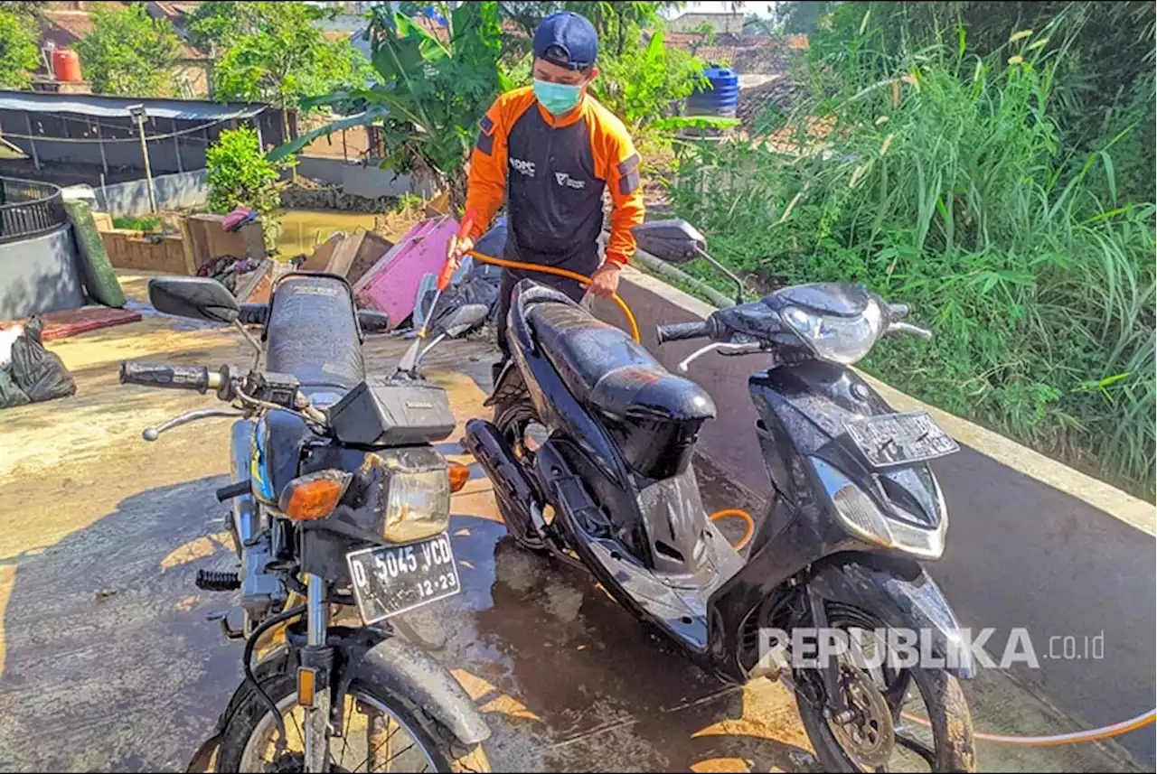 Ratusan Rumah di Sukanagara-Cianjur Terendam Banjir Setinggi Satu Meter |Republika Online