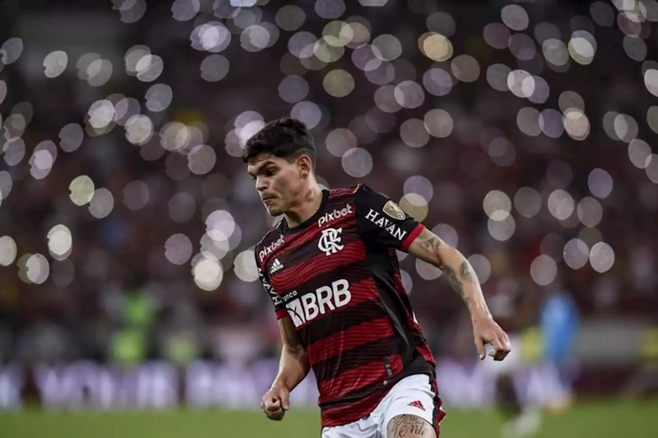 Flamengo acerta compra do lateral-esquerdo Ayrton Lucas