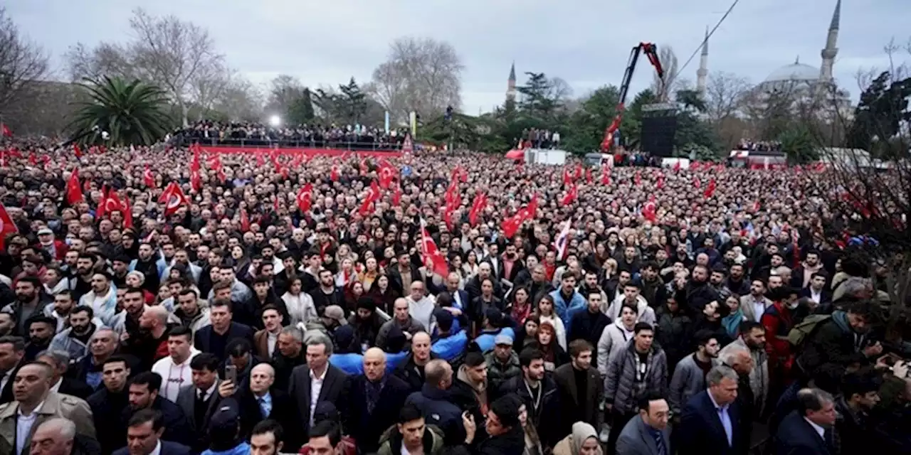 Ekrem Imamoglu Divonis 2 Tahun Penjara, Alun-alun Kota Istanbul Digeruduk Massa