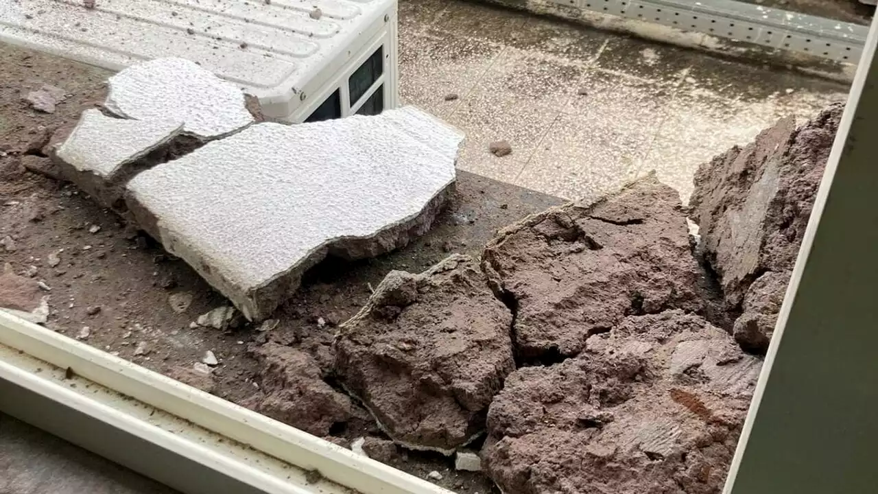 Crolla un pezzo di muro in una scuola alle porte di Roma, classe evacuata