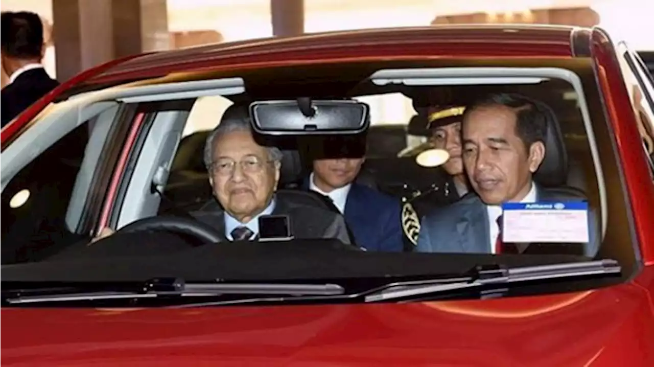 Top 3 Dunia: ASEAN Diminta Tegas soal Rusia, Mahathir Puji Jokowi