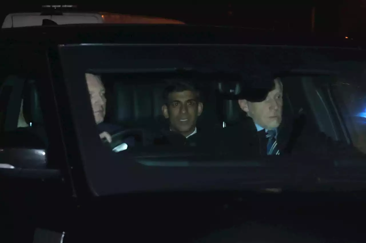 Rishi Sunak holds talks with Stormont leaders on first visit to Northern Ireland as PM