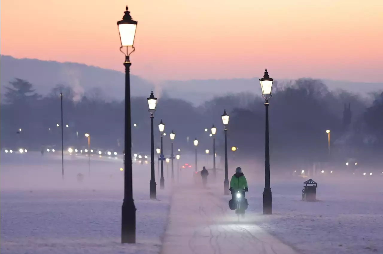 Travel chaos as 8ins of snow hit today - before ice covers entire country