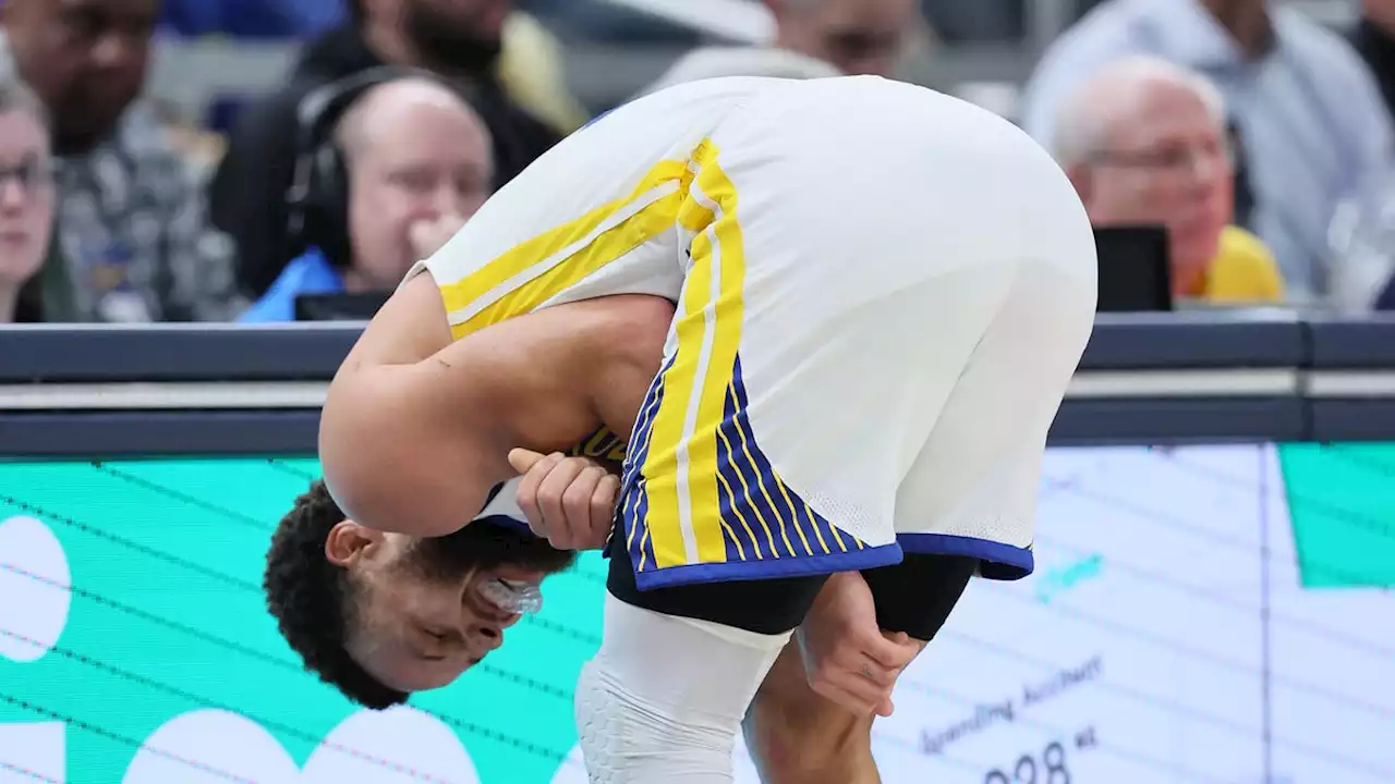 Warriors' Steph Curry expected to miss about three weeks after suffering shoulder injury