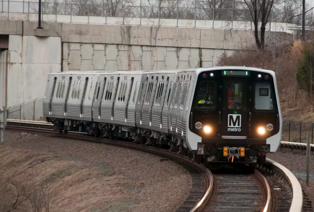 Metro Will Stay Open An Extra Hour and Offer Free Rides to Fans Leaving Sunday Night’s Commanders Game - Washingtonian