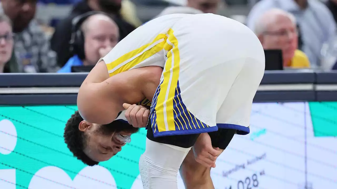 Stephen Curry reportedly expected to be out 'a few weeks' after injuring shoulder vs. Pacers