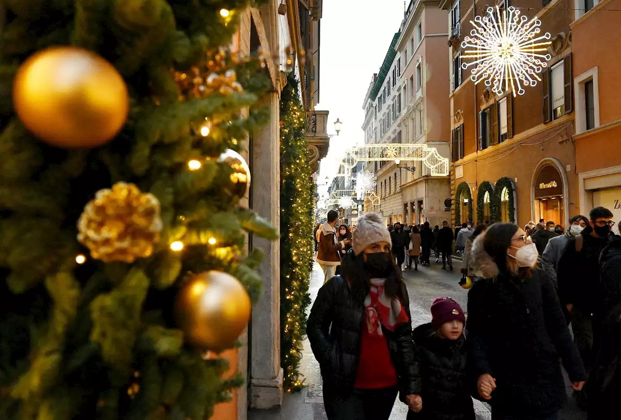 Natale stressa 1 italiano su 3, psicologi: 'Si amplificano disagi'