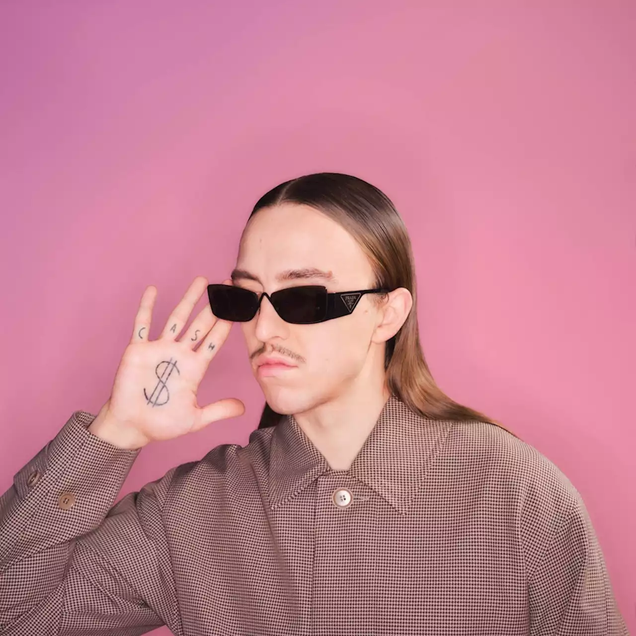 Exklusiv-Interview: Die wunderbare Welt des Tommy Cash