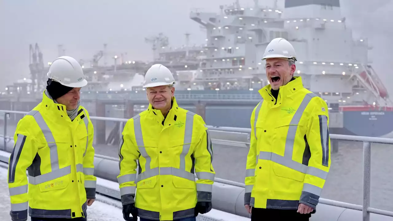 L'Allemagne met à l'eau son premier terminal méthanier en mer du Nord