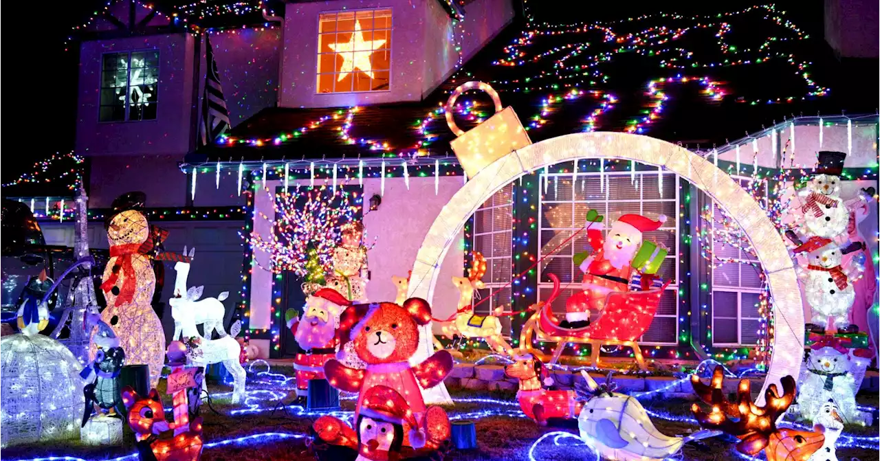 Heavy use of lights marks winners of Santa Maria’s holiday decorating contest