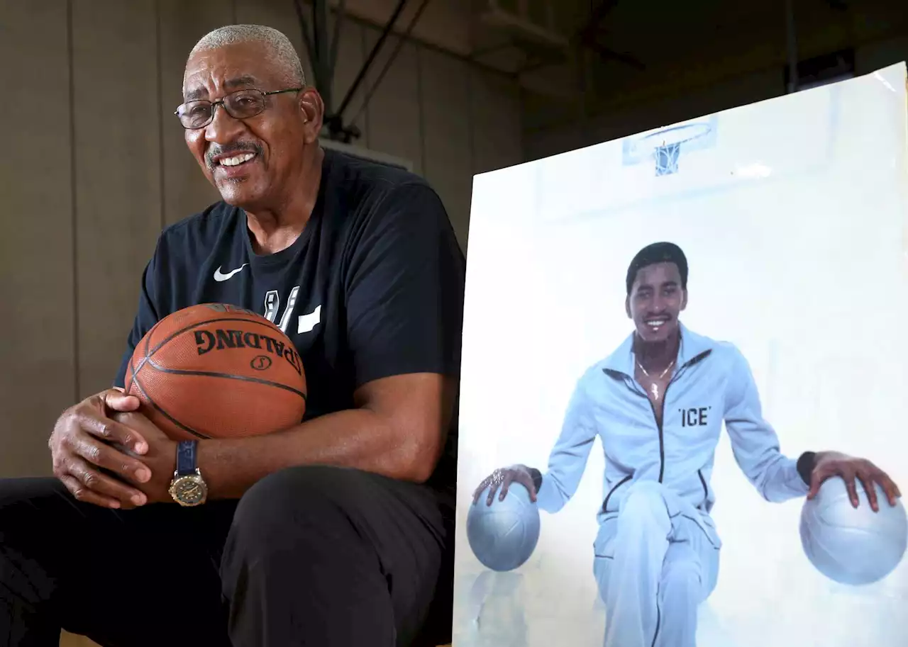 Gervin heads Spurs’ community efforts in Mexico City