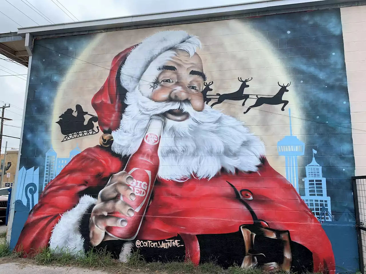 San Antonio artist creates competitive scavenger hunt for his Christmas murals