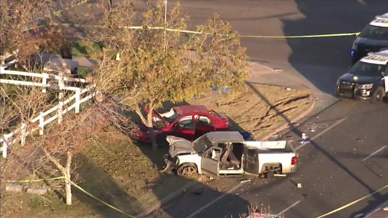 Man and infant dead following crash in Gilbert, police say