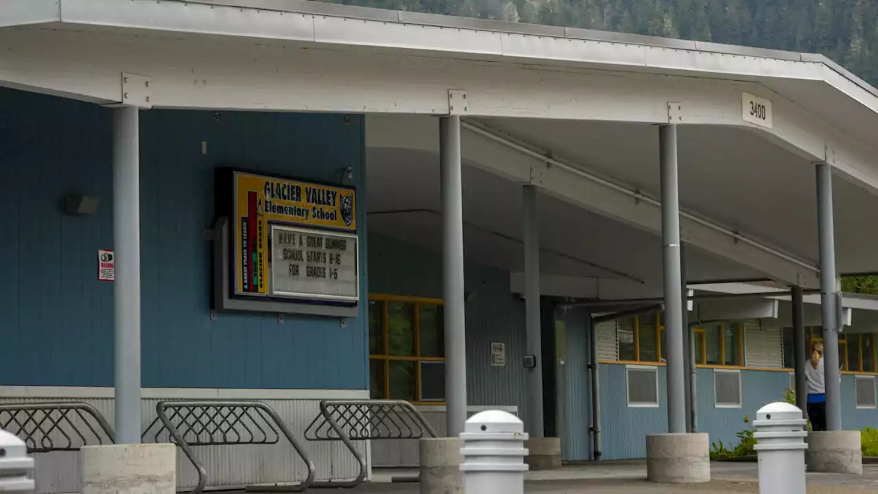 Juneau School District extends contract with food vendor