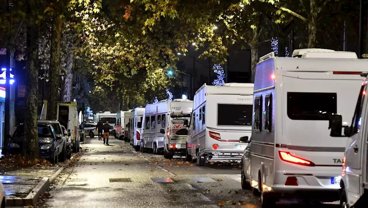 Toulouse : après avoir bloqué l'avenue des Etats-Unis ce vendredi, la soixantaine de caravane s'est installée sur l'Île du Ramier