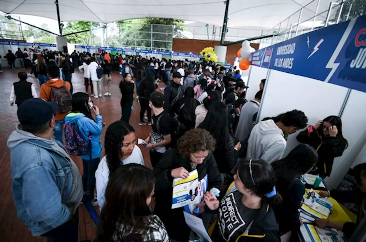 Jóvenes a la U: más de 41.000 personas se postularon a convocatoria para becas gratis - Pulzo