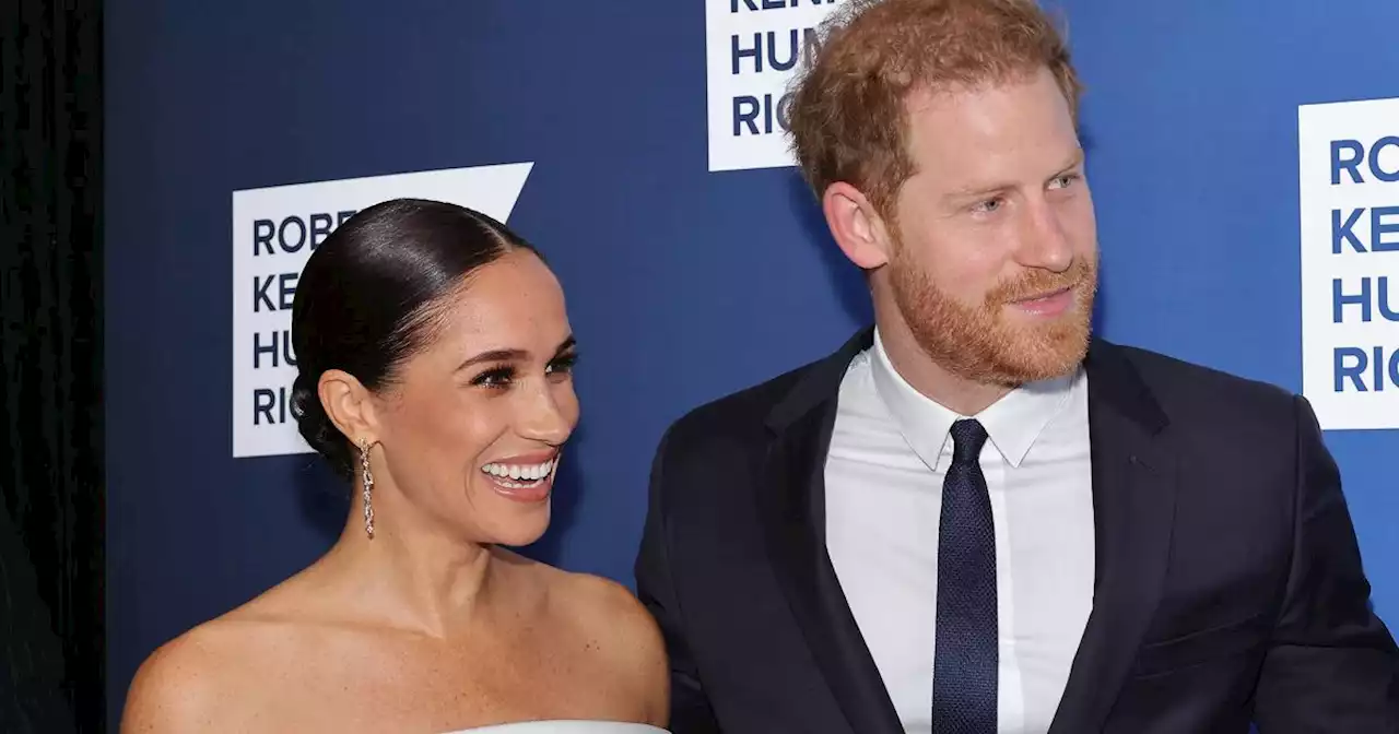 Media, Carlo III inviterà Harry e Meghan all'incoronazione