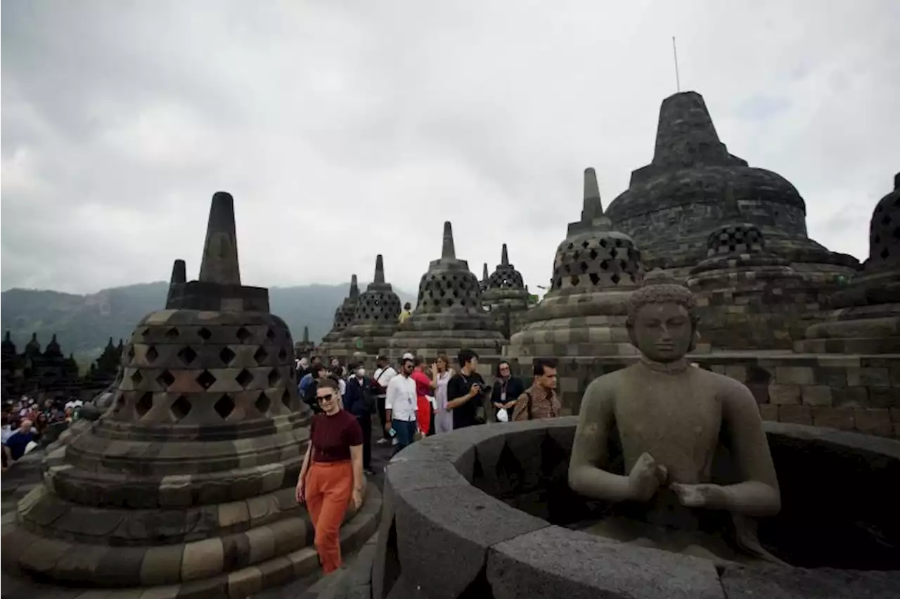 Erick Bersyukur Umat Budha Manfaatkan Candi Borobudur untuk Ibadah |Republika Online